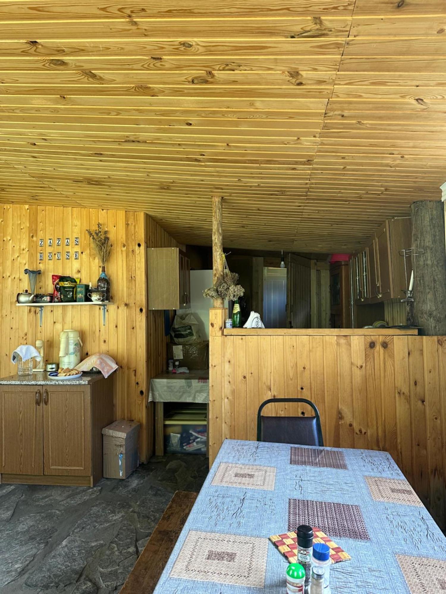 Pirikiti Hotell Akhmeta Exteriör bild