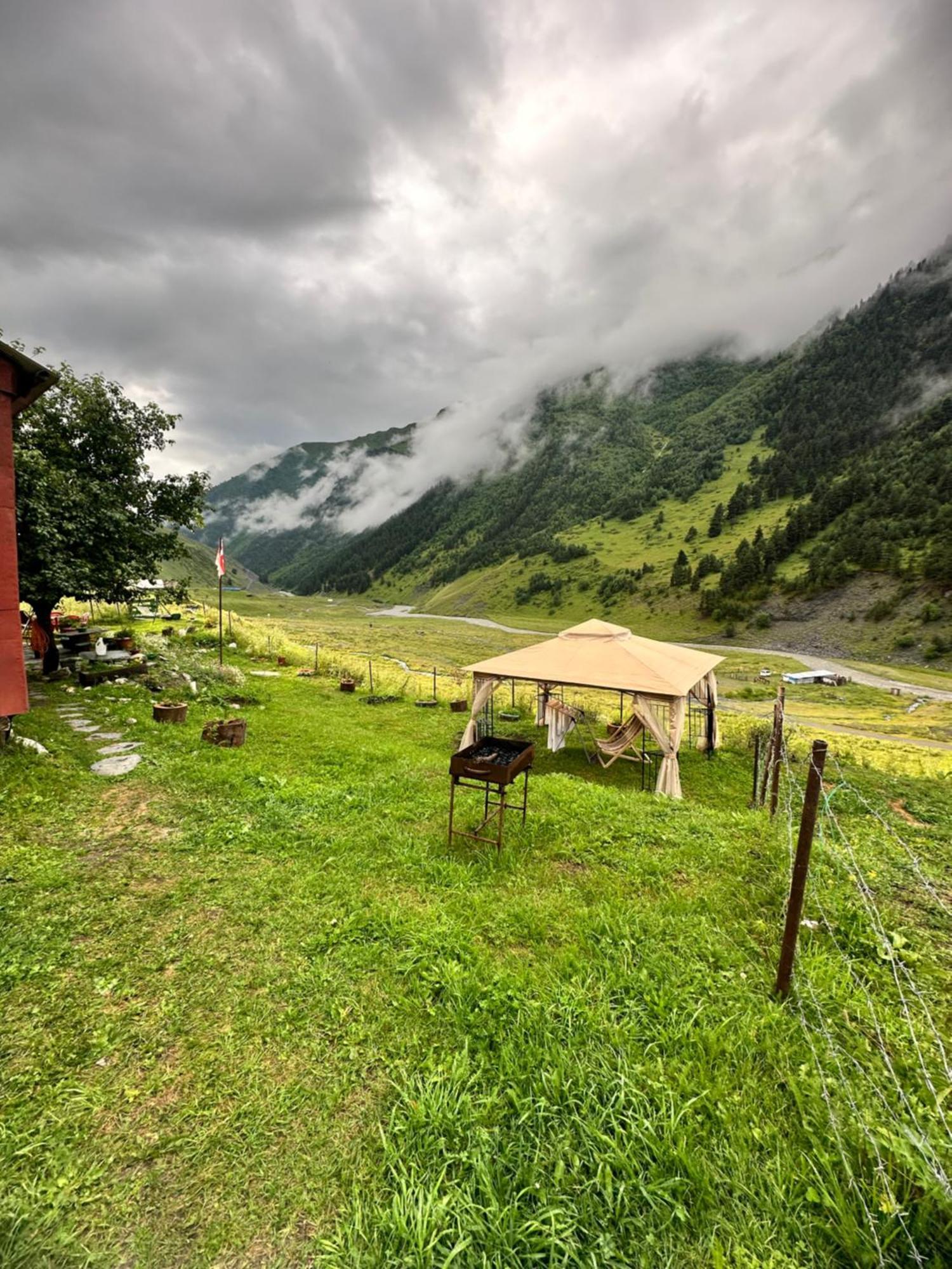Pirikiti Hotell Akhmeta Exteriör bild