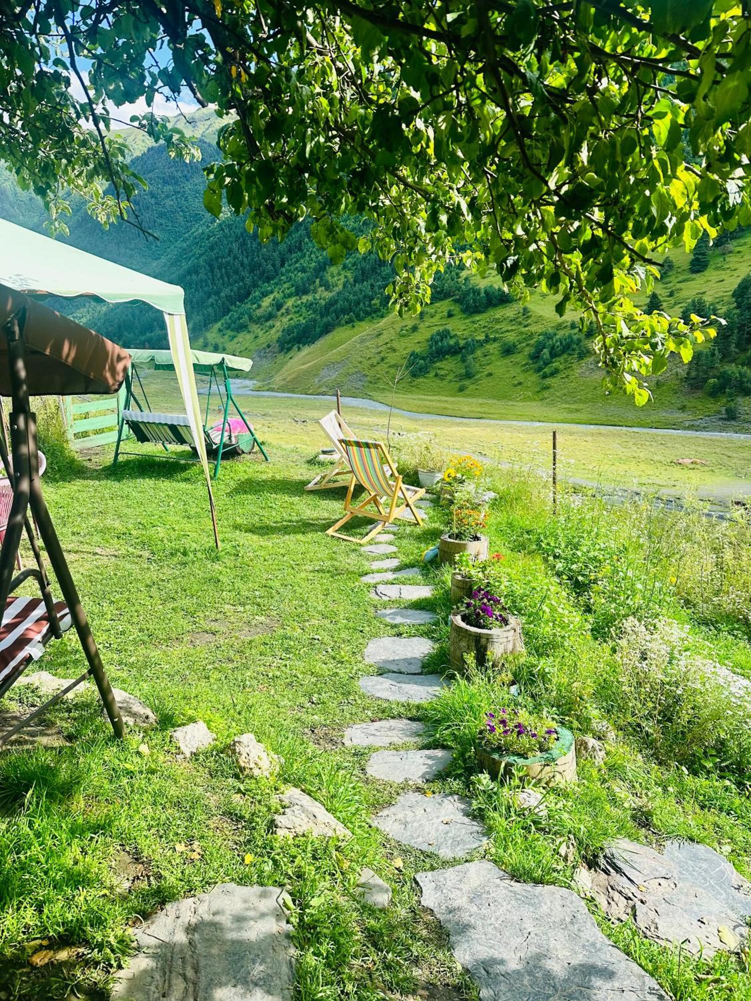 Pirikiti Hotell Akhmeta Exteriör bild