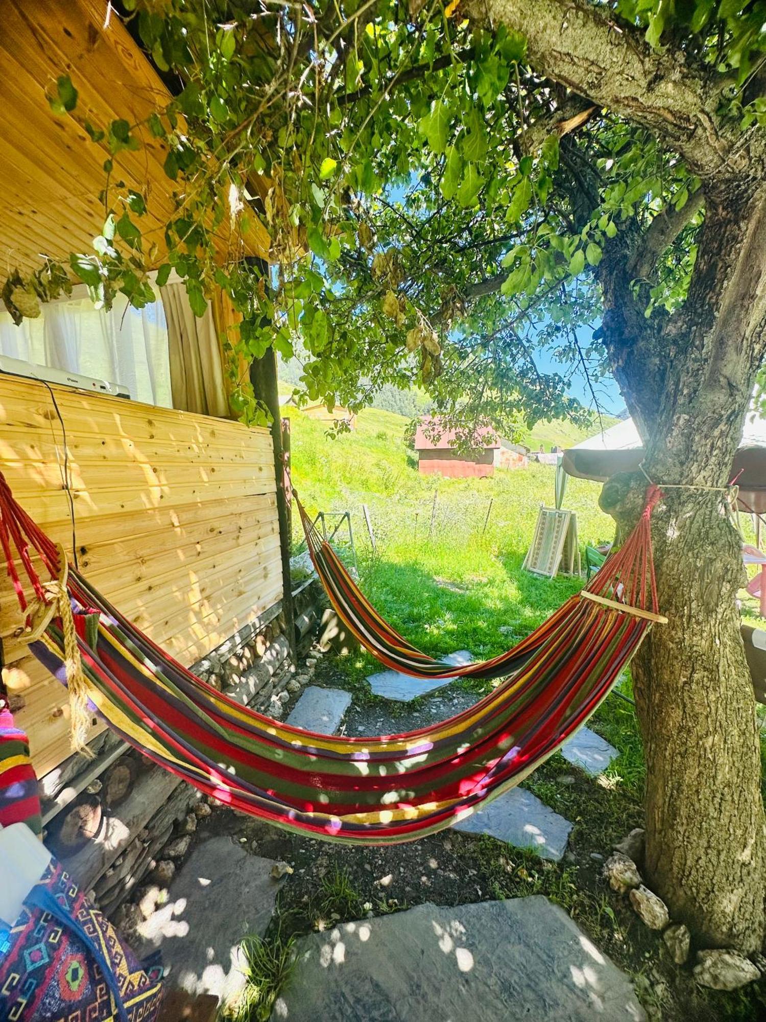 Pirikiti Hotell Akhmeta Exteriör bild