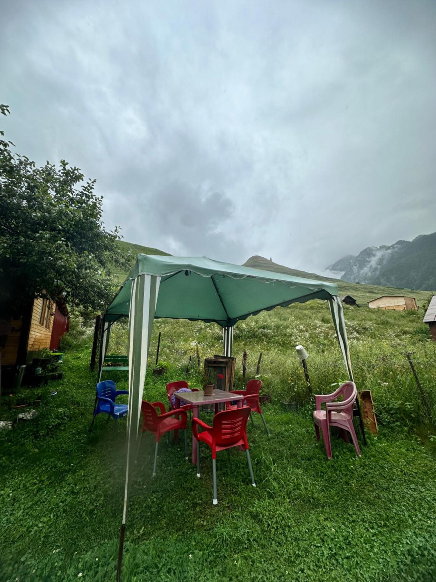 Pirikiti Hotell Akhmeta Exteriör bild