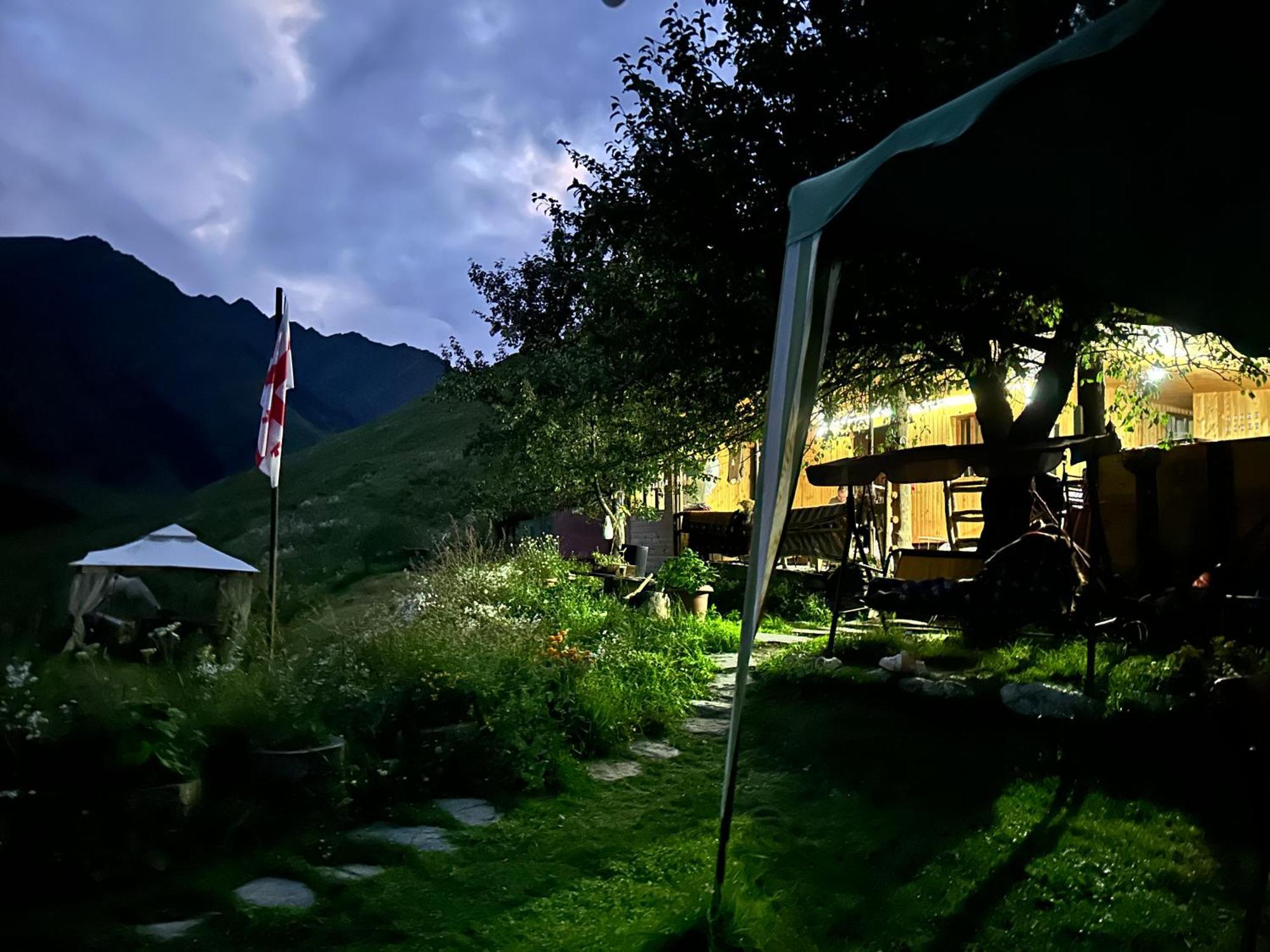 Pirikiti Hotell Akhmeta Exteriör bild