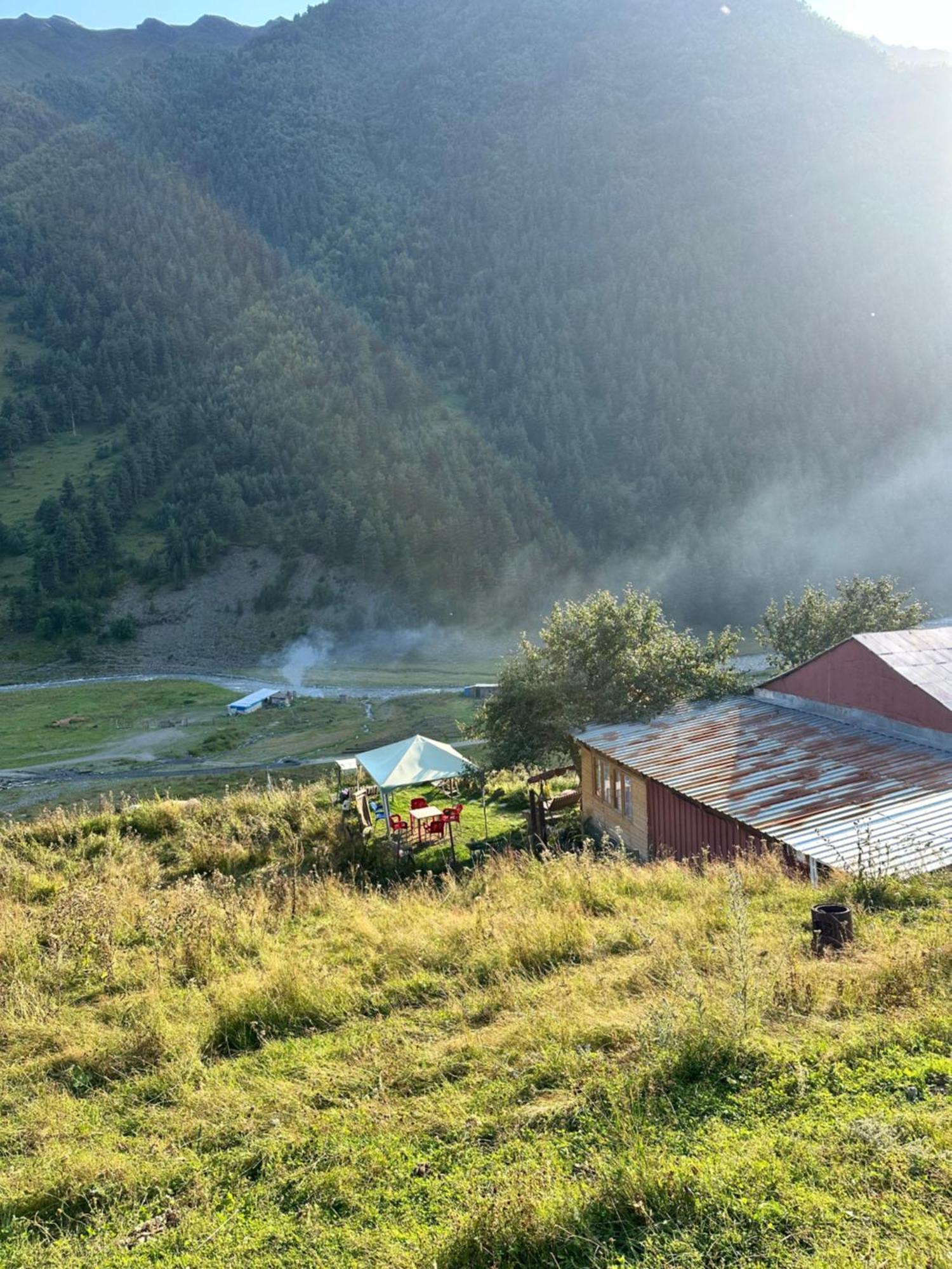 Pirikiti Hotell Akhmeta Exteriör bild