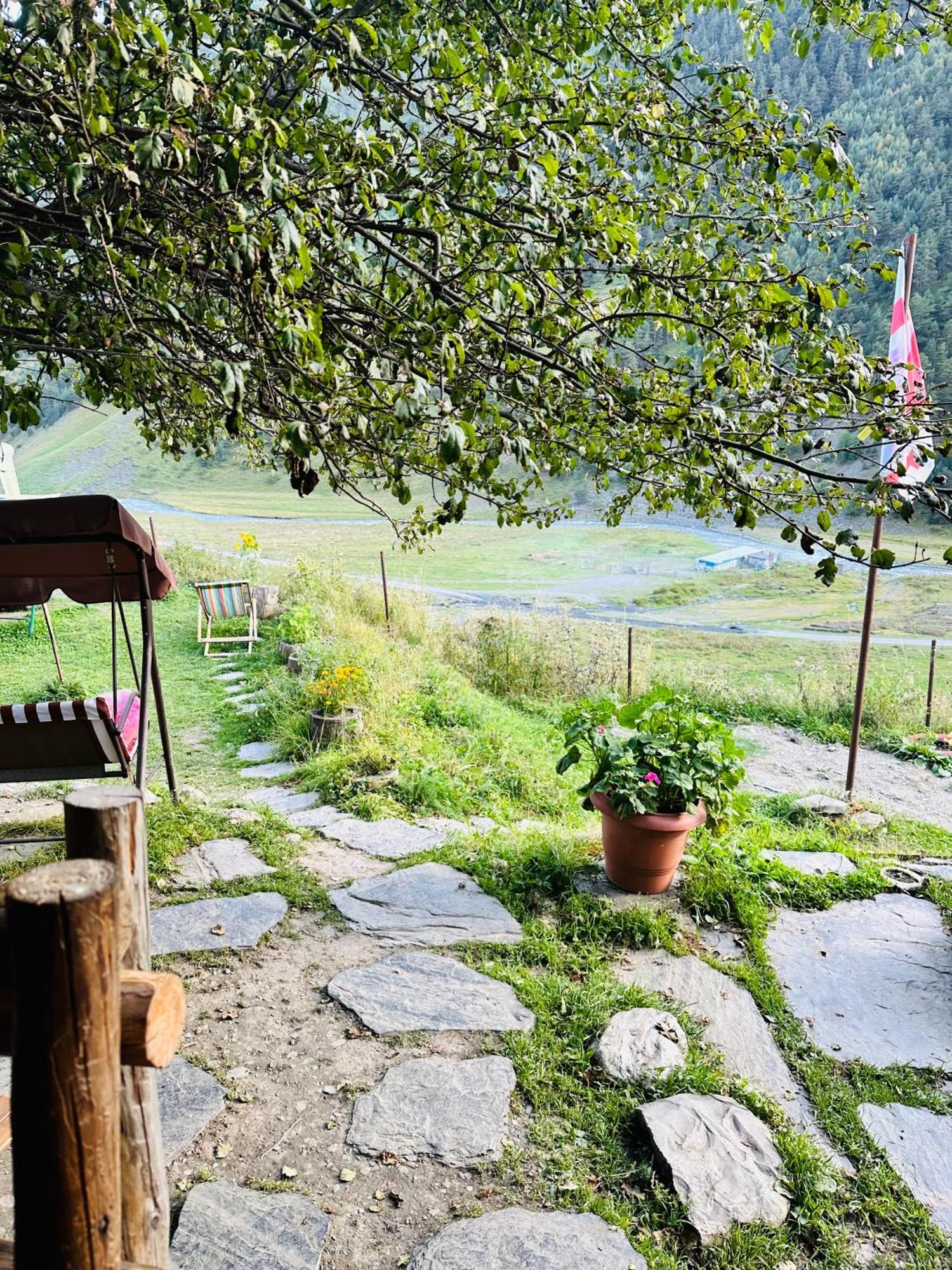 Pirikiti Hotell Akhmeta Exteriör bild